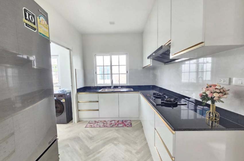 House with Shared Pool in Sukhumvit 